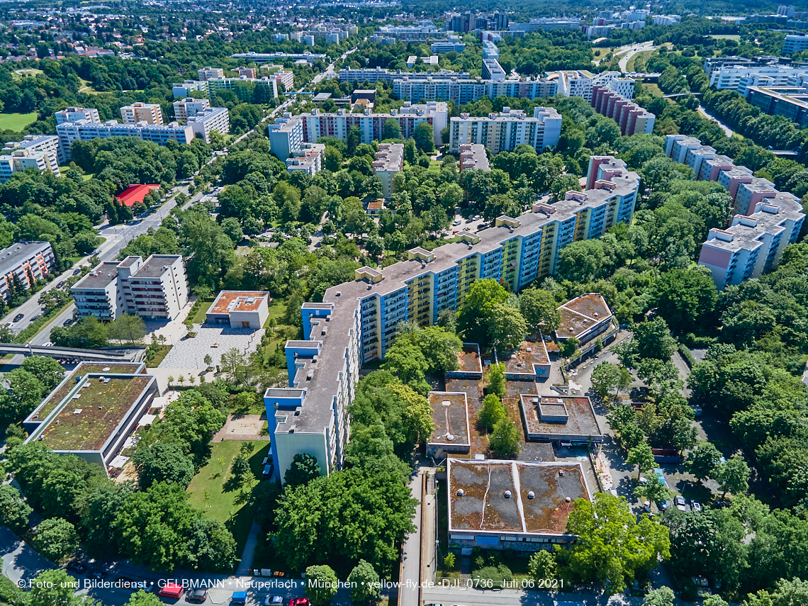 06.07.2021 - Einkaufs- und Wohnzentrum Quiddestraße in Neuperlach